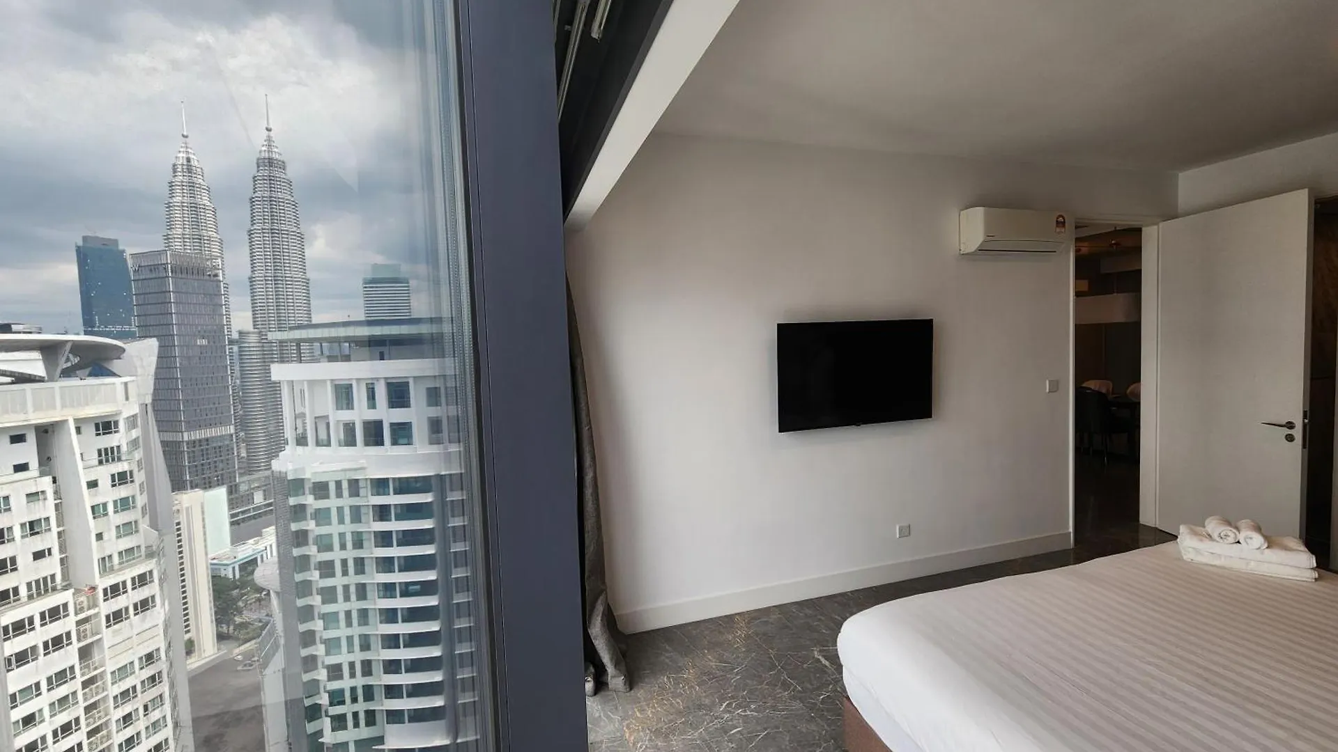 The Platinum 2 Klcc Premium Suite By Reluxe Kuala Lumpur Malaysia